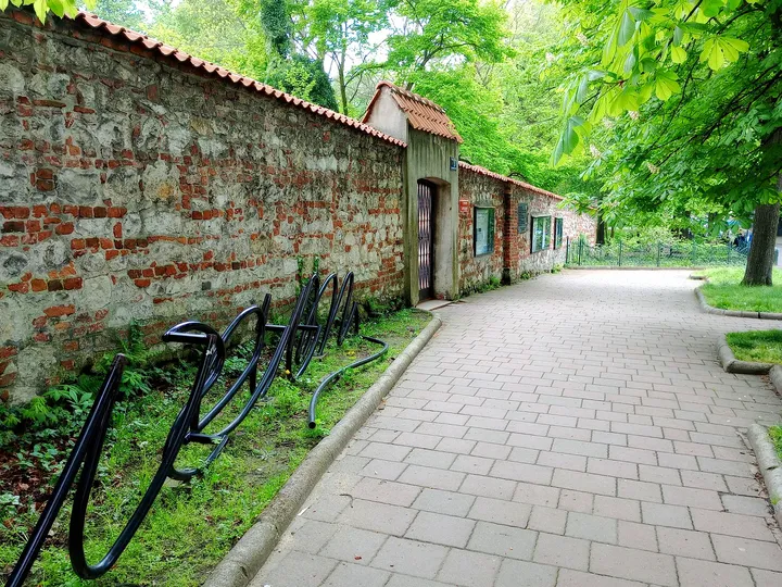 The path outside the museum wall at Archaeological Museum, Kraków