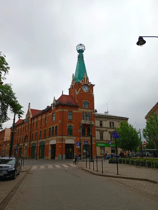Turret above the street junction at Basztowa Street