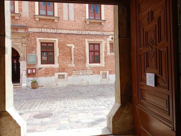 The palace frontage on Kanonicza at Bishop Erazm Ciołek Palace