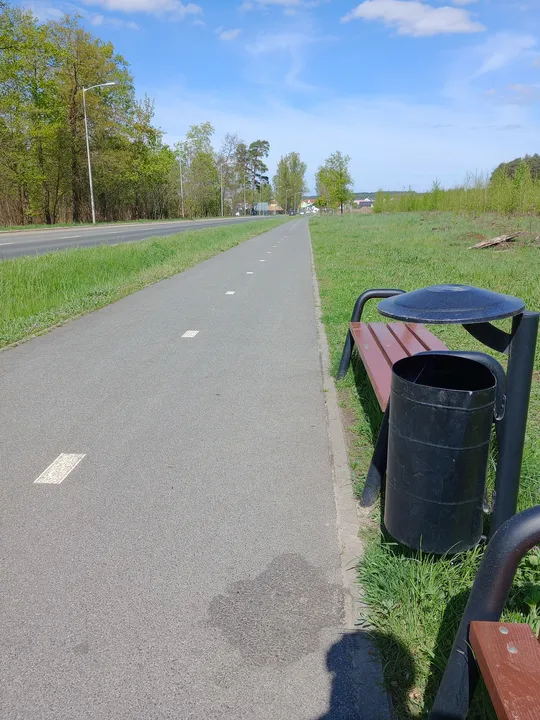 Shared path beside the green verge at Chemiczna–Łężyca cycling loop