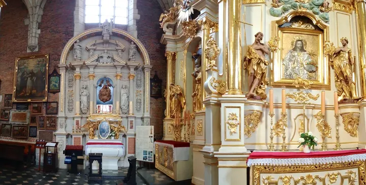 Painted chapel wall at Corpus Christi Basilica, Kraków