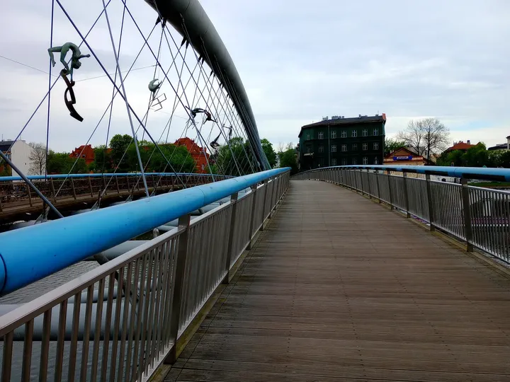 The deck approaching the opposite bank at Father Bernatek Footbridge