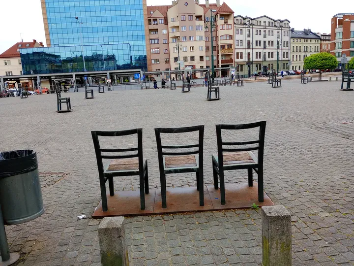 The open space towards the opposite frontage at Ghetto Heroes Square