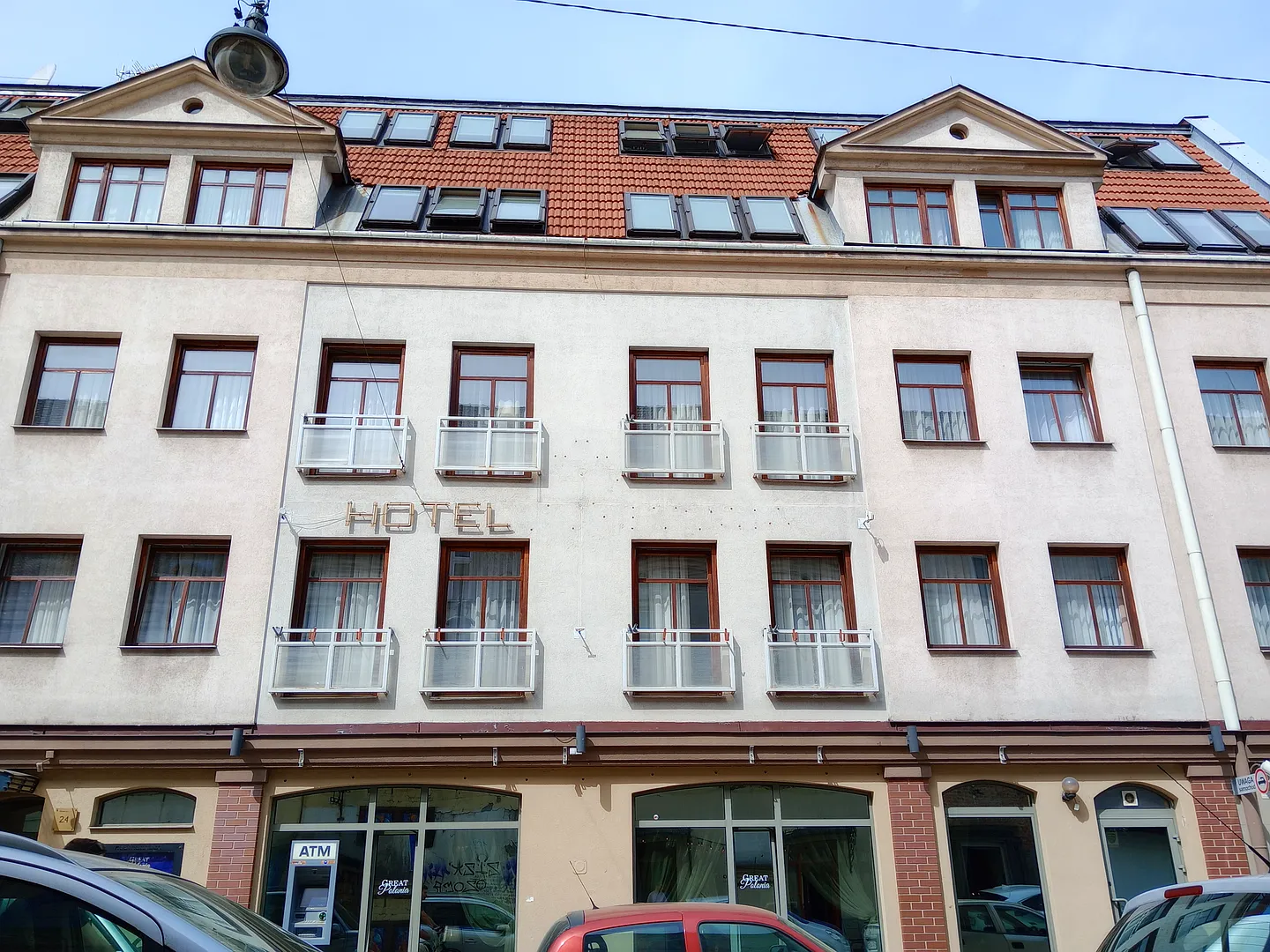 The hotel frontage on the street at Great Polonia Kraków Kazimierz