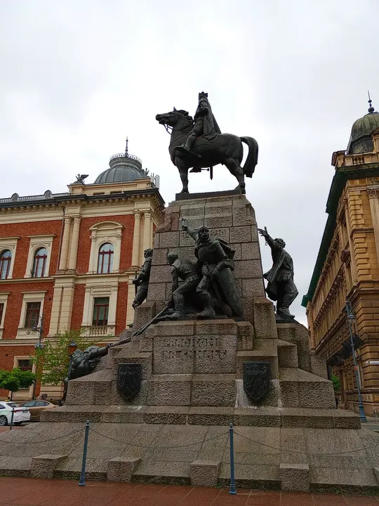 The monument and surrounding façades at Grunwald Monument