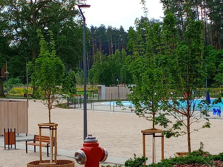The sandy recreation ground at H2Ochla swimming lake