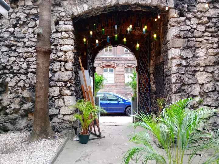 Arched passage towards the garden at Hamsa