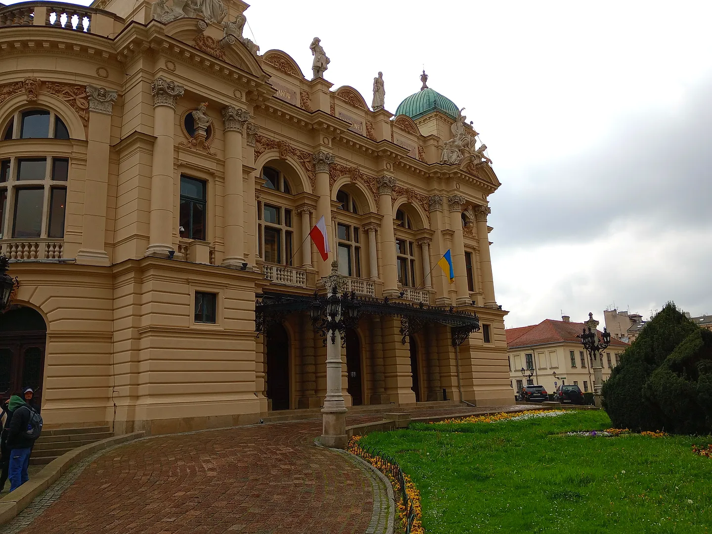 The theatre’s main façade from the lawn at Juliusz Słowacki Theatre