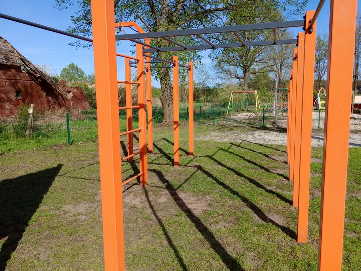 Parallel bars in the sunshine at Kiełpin outdoor exercise ground