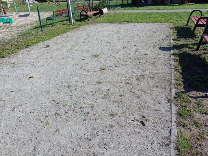 Path beside the exercise area at Kiełpin outdoor exercise ground