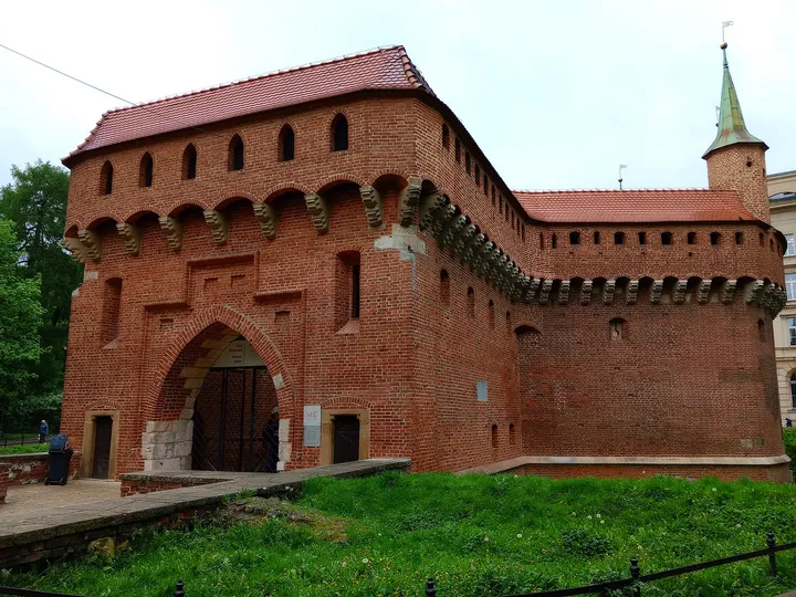 The round bastion from beside the path at Kraków Barbican