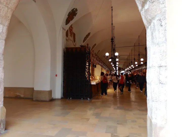 The passage beneath the vaulted ceiling at Kraków Cloth Hall