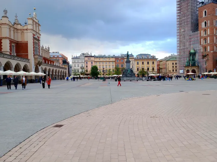 The market square on another April visit at Kraków Main Market Square