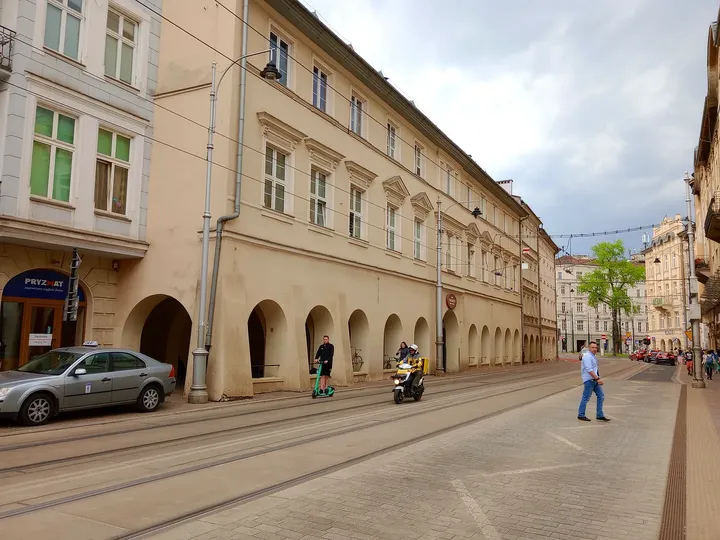Building line leading towards the square at Krakowska Street