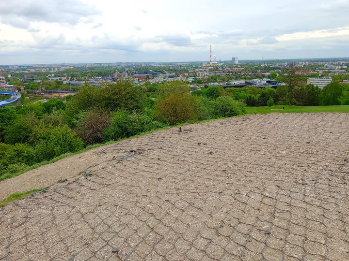 The paved summit above the skyline at Krakus Mound