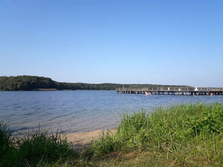 The lake and a curve of shoreline at Lake Sławskie