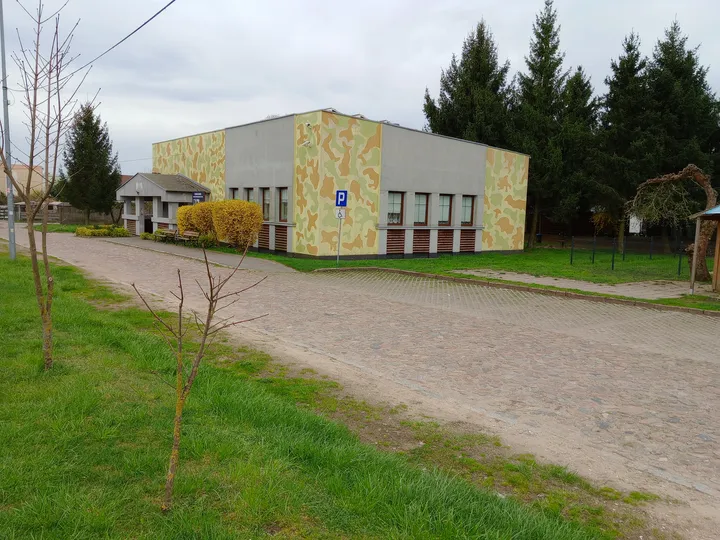 Visitor building beside the path at Międzyrzecz Fortified Region