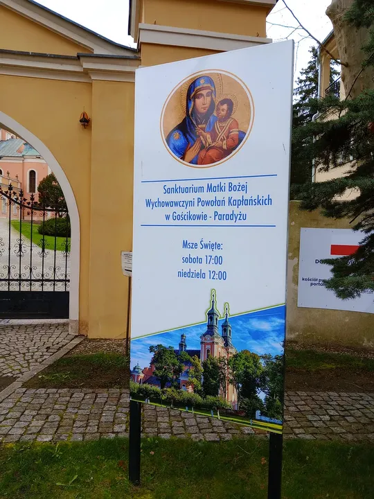 A visitor notice beside the boundary at Paradyż monastery and seminary