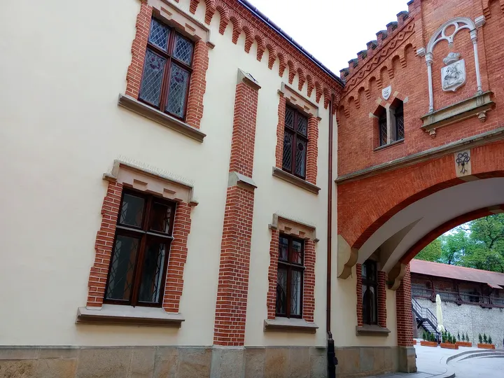 Museum buildings beside the arch at Pijarska Street