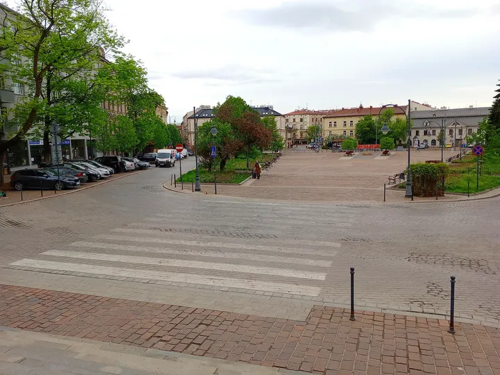 Steps down into the square at Podgórze Market Square