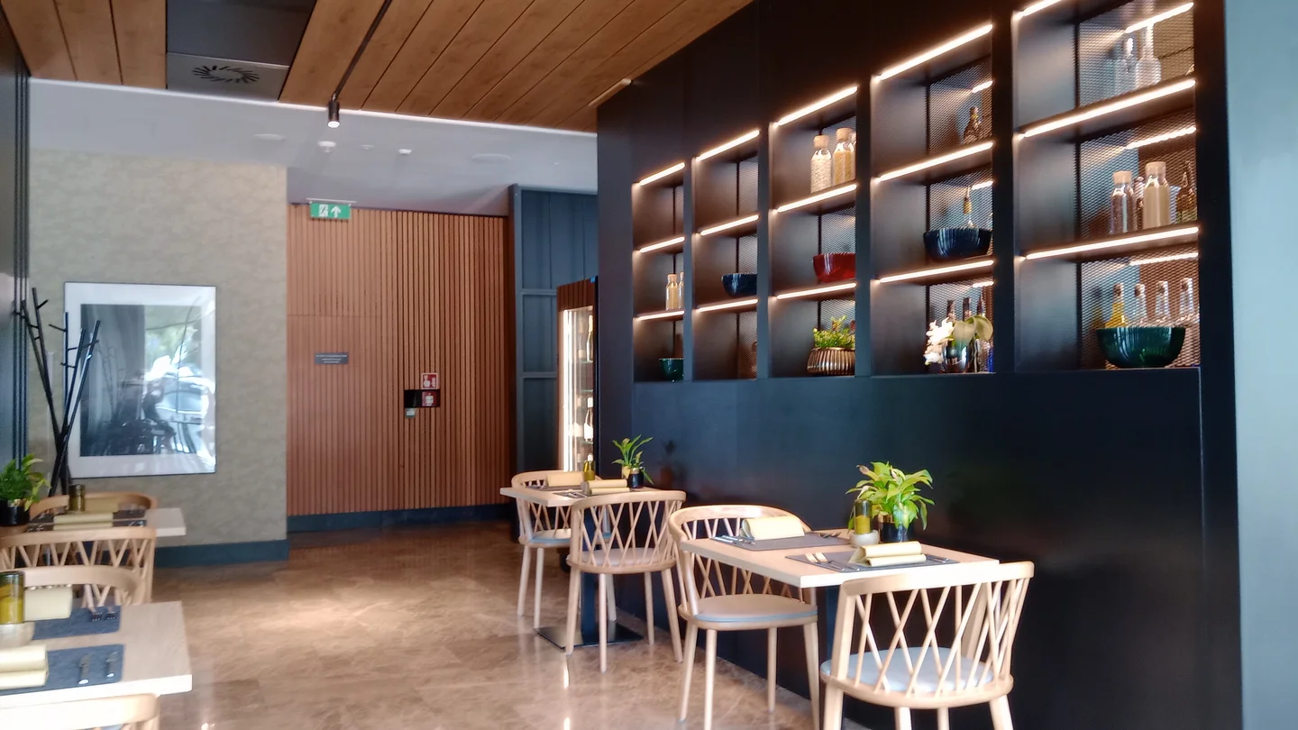 Hotel lounge and seating by the windows at Radisson Hotel Szklarska Poręba