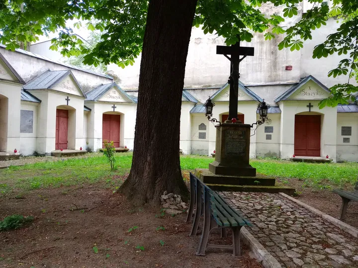 The garden edge beside the white chapels at Reformacka Street