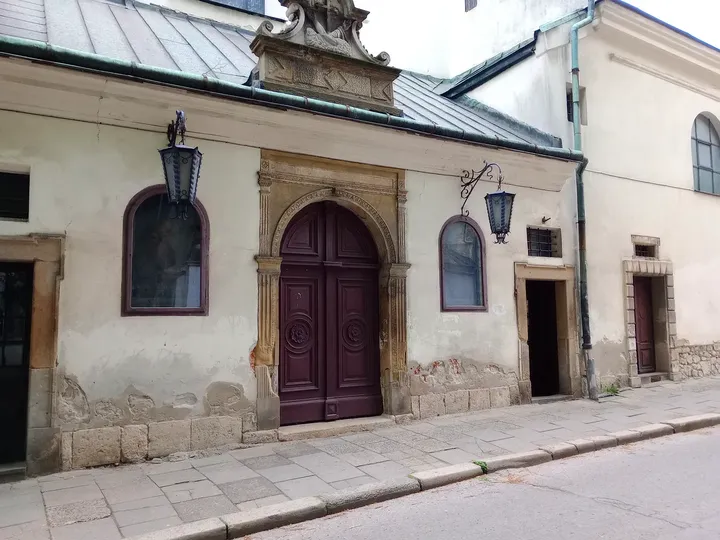 The church entrance on the street at Reformacka Street