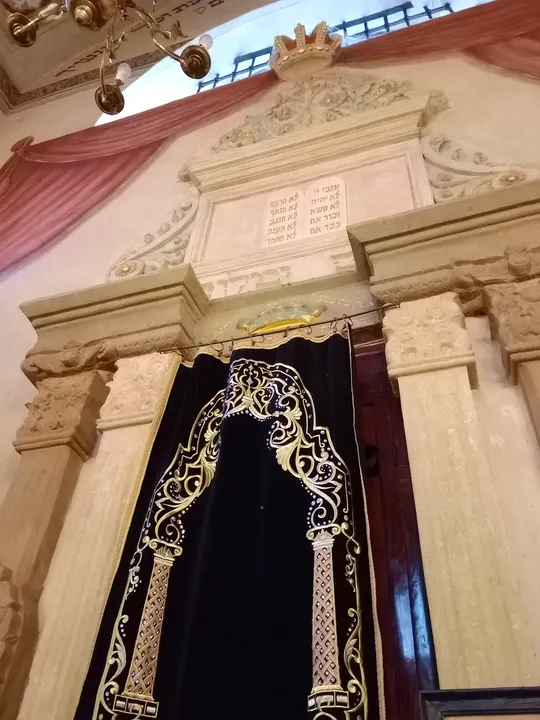 Cloth and stonework at the Torah ark at Remuh Synagogue