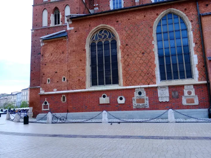 A long view along the basilica wall at Saint Mary’s Square