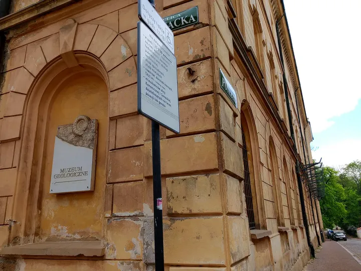 A carved stone doorway at the street corner at Senacka Street