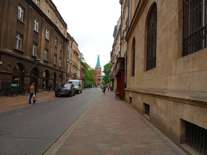 View along the pavement at Sławkowska Street