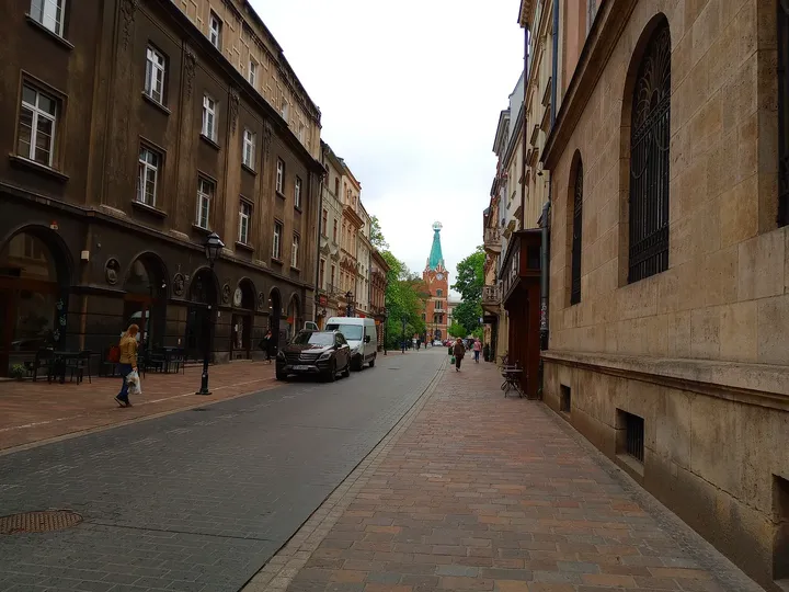 Street leading between the townhouses at Sławkowska Street