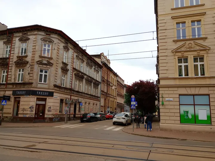 Townhouses at the street junction at Starowiślna Street