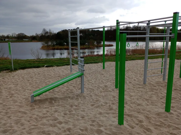 Tall frame at the side of the station at Świdnica outdoor exercise ground
