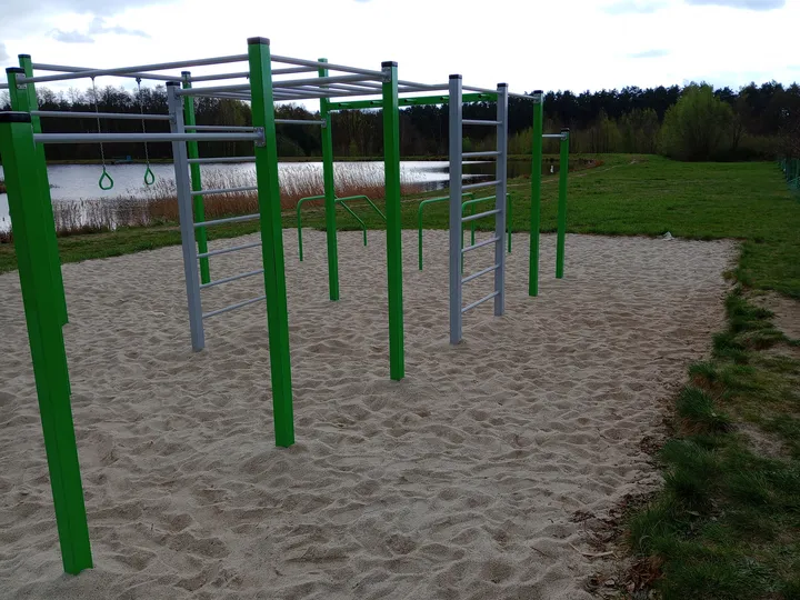 Lower and upper exercise bars at Świdnica outdoor exercise ground