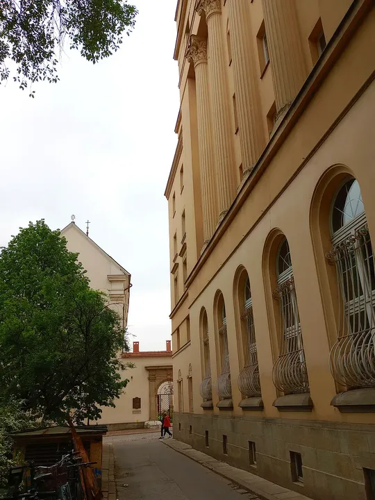 Angled view towards the end of the building at Świętego Marka Street
