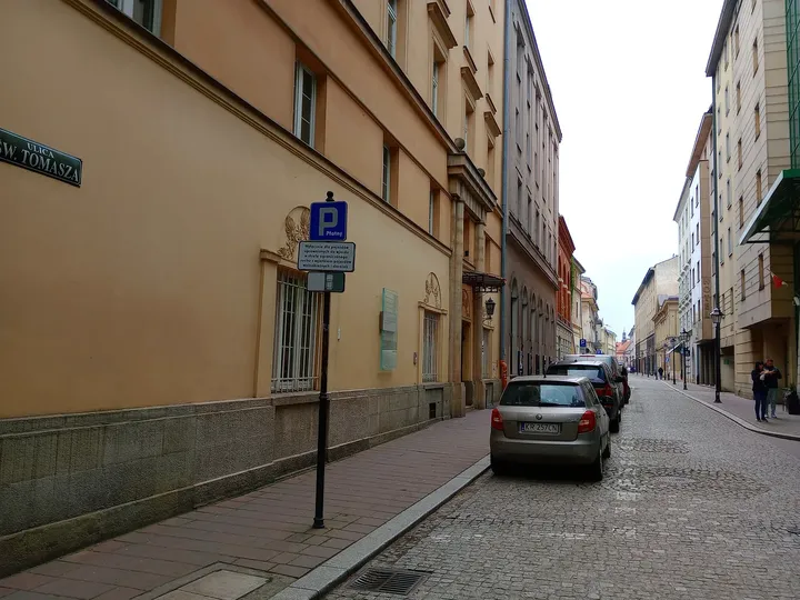 Daytime view along the lane at Świętego Tomasza Street