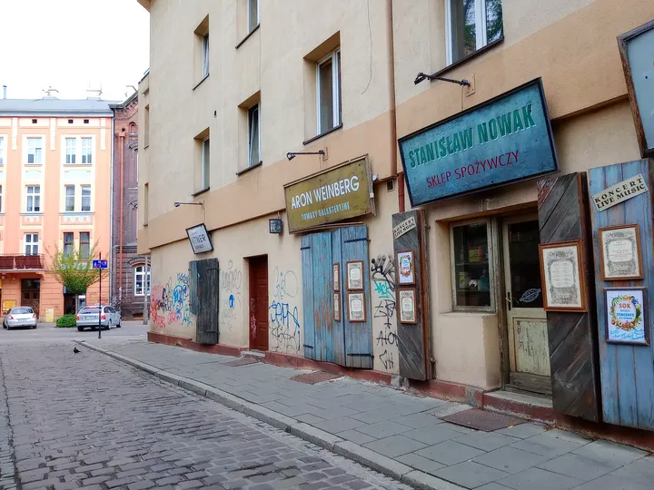 Shopfronts along the lane at Szeroka Street