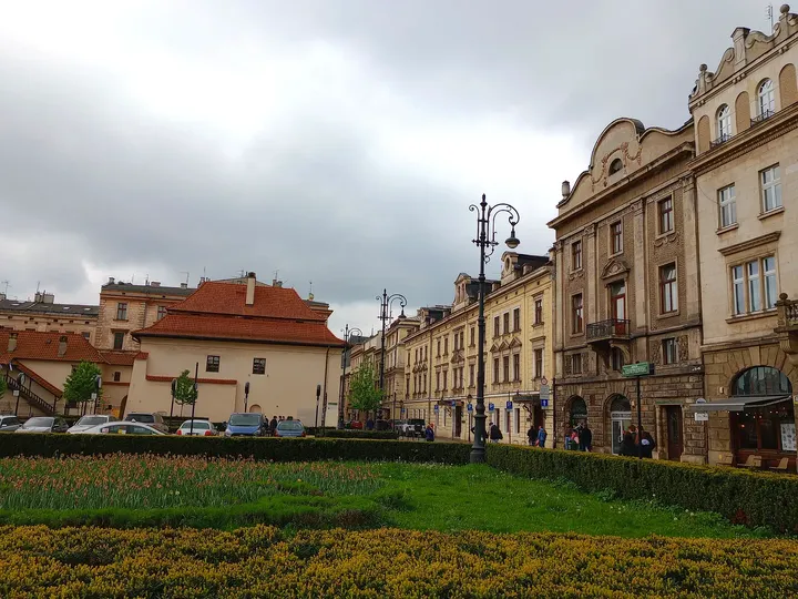 Long street frontage facing the green strip at Szpitalna Street