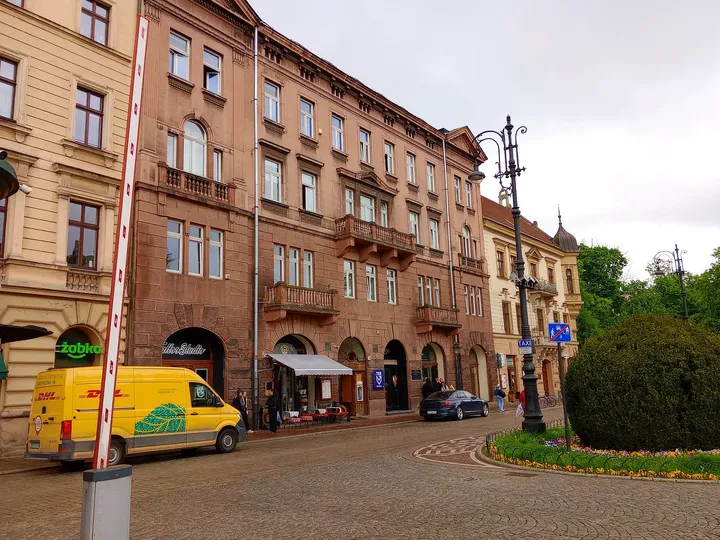 Townhouses beside the pavement at Szpitalna Street