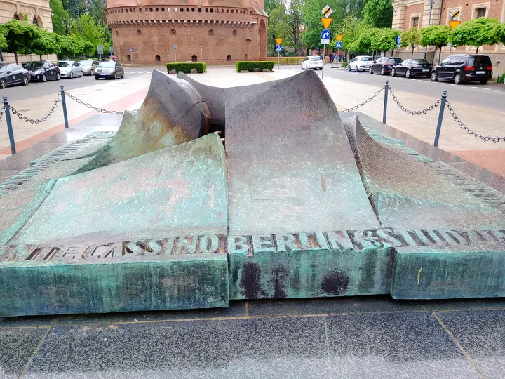 The raised slab across the paved setting at Tomb of the Unknown Soldier, Kraków