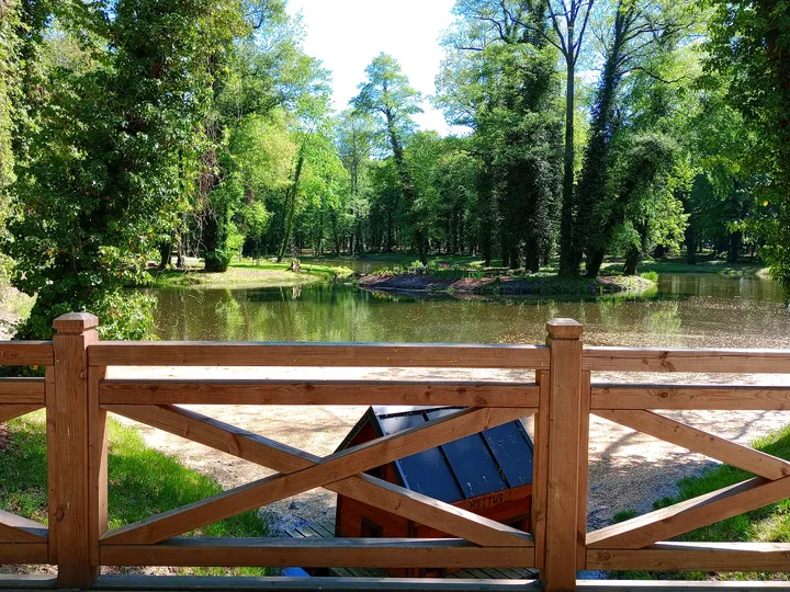 Footbridge viewed more closely at Town Park, Sława