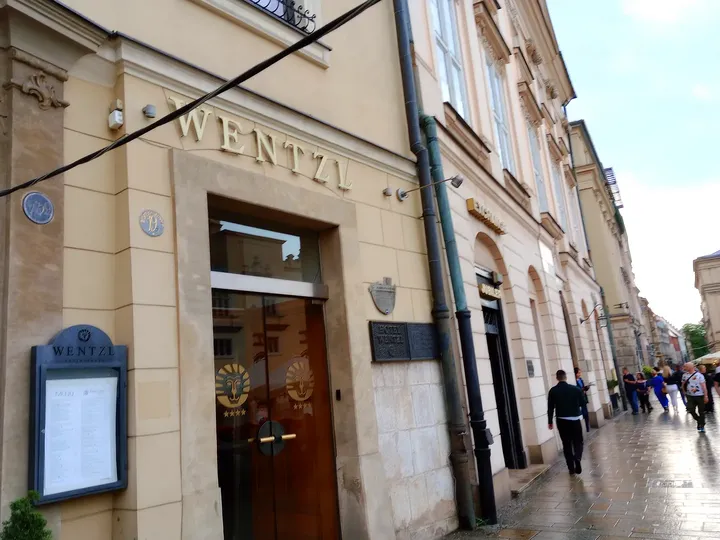 Restaurant entrance along the pavement at Wentzl Restaurant