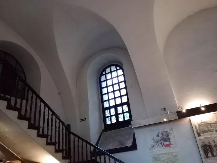 Vaulting above the bookshop staircase at Wolf Popper Synagogue and Austeria