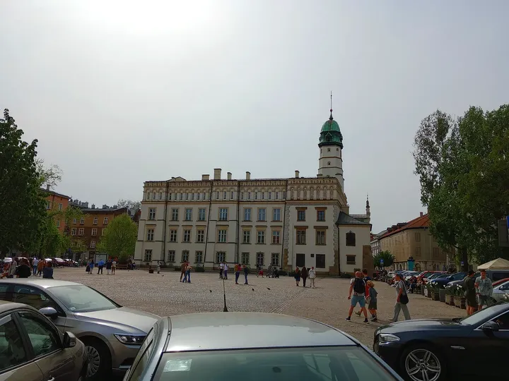 The former town hall across the square at Wolnica Square