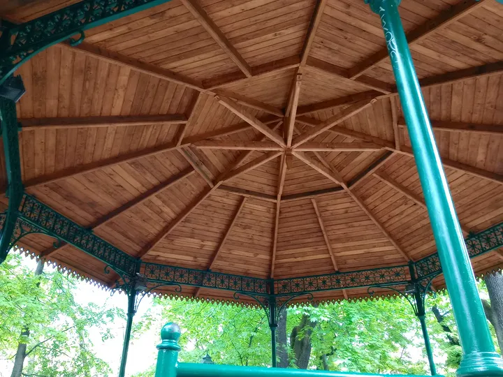 Timber ceiling above the open shelter at Zbigniew Wodecki Square