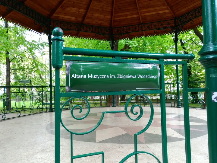 Pavilion railings beneath the roof at Zbigniew Wodecki Square